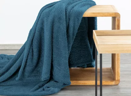 Koc na fotel 70x160 LORI turkusowy puszysty jednokolorowy z kolekcji Design 91