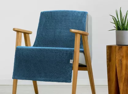 Koc na fotel 70x160 LORI turkusowy puszysty jednokolorowy z kolekcji Design 91