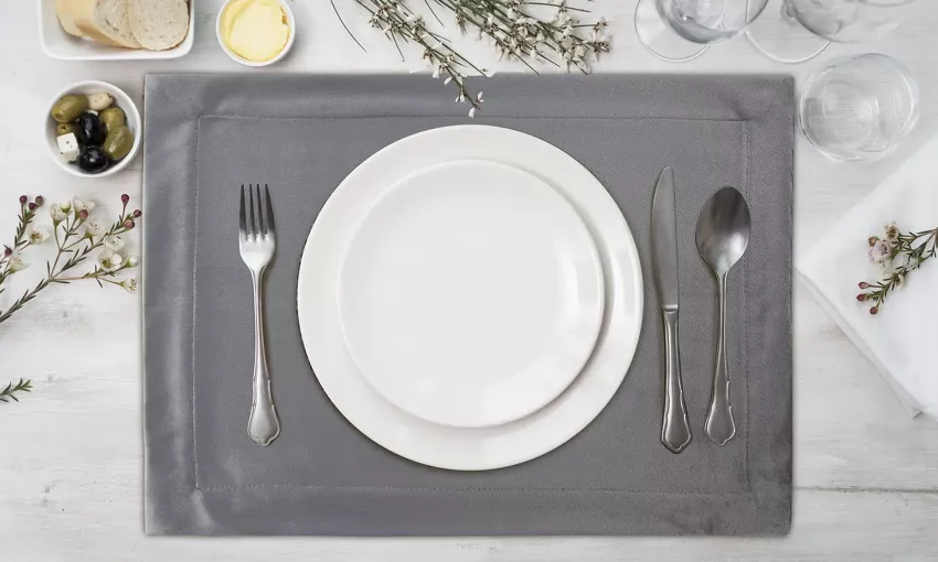 Serwetka welwetowa 30x40 MELINDA stalowa wykończona mankietem 4 szt.