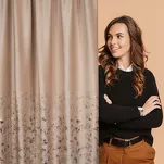Zasłona gotowa na taśmie MARIELA welwetowa beżowa z szampańskim nadrukiem - 9