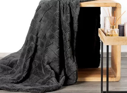 Koc 150x200 CARO stalowy puszysty typu flano z wytłaczanym wzorem Design 91