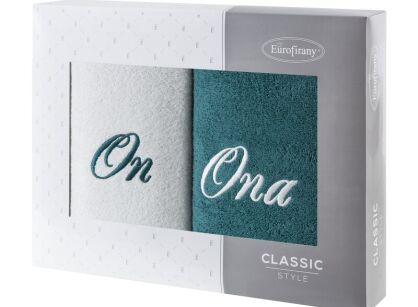 Komplet ręczników 2x50x90 ON ONA kremowe ciemna zieleń haftowane w kartonowym pudełku