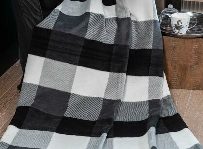 Koc bawełniany 150x200 1229-2 biały czarny w wyrazistą kratę z frędzlami