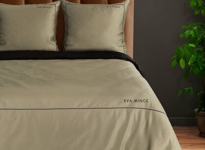 Pościel z makosatyny 160x200 EVA 10D beżowa z lamówką czarną i napisami