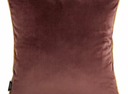 Poszewka welwetowa 45x45 VELVET 56 jednokolorowa bordowa zdobiona kontrastową lamówką