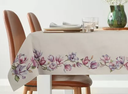 Obrus gobelinowy 140x180 1214 naturalny z wzorem różowych kwiatów magnolii