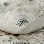 Pościel satynowa 220x200 SPRING 82 beżowa z wzorem ciemnoturkusowych liści z kolekcji Classic - 2