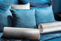 Poszewka welwetowa 45x45 LOTOS 8 turkusowa ze złotym nadrukiem kwiatu lotosu obszyta lamówką Limited Collection - 10