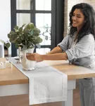 Bieżnik 40x140 ELEN złamana biel z ozdobną kantą i wyhaftowaną koronką na brzegu z kolekcji Premium - 6