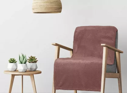 Koc na fotel 70x160 CINDY 3 różowy puszysty w jodełkę Design 91