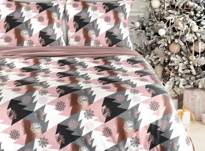 Pościel świąteczna 220x200 AURA różowa czarna choinki gwiazdki z mikrowłókna
