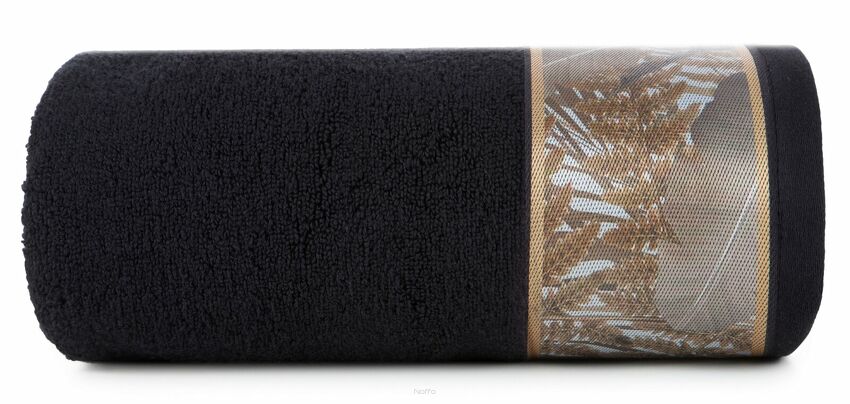 Ręcznik 70x140 EVA 17 Eva Minge czarny zdobiony bordiurą z botanicznym wzorem w liście z kolekcji Premium 500 g/m2