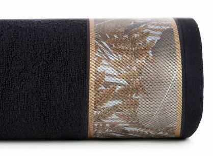 Ręcznik 70x140 EVA 17 Eva Minge czarny zdobiony bordiurą z botanicznym wzorem w liście z kolekcji Premium