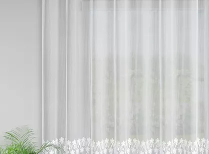 Firana gotowa na przelotkach 300x150 SADIE biała z delikatnej siateczki z wyhaftowanymi kwiatkami