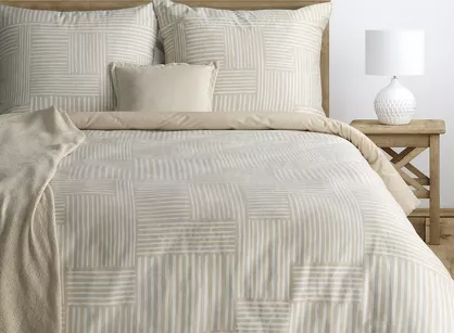 Pościel satynowa 160x200 SPRING 80 beżowa z wzorem geometrycznym z kolekcji Classic