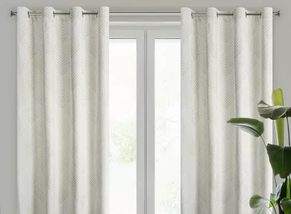 Zasłona gotowa na przelotkach 140x250 BLANCA 2 welwetowa biała ze złotym geometrycznym wzorem Limited Collection