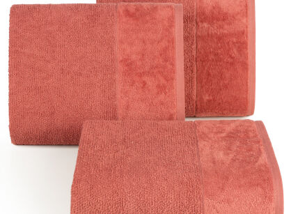 Ręcznik bawełniany 50x90 LUCY jasne bordo gładki z welurową szeroką bordiurą