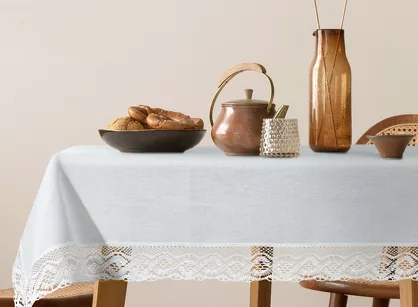 Obrus 140x180 SUSAN biały zdobiony koronką