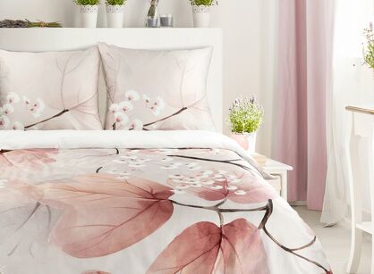 Pościel z makosatyny 220x200 FLORES biała pudrowy róż wzór roślinny z kolekcji Premium