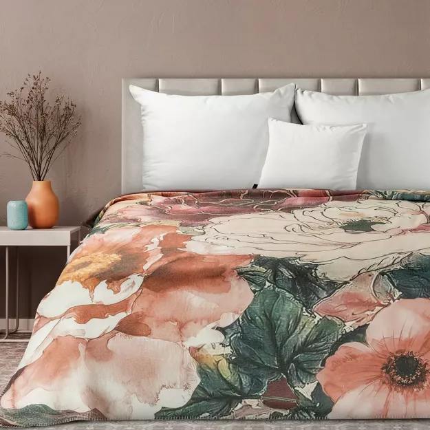 Koc 150x200 CHLOE pomarańczowy z wzorem wyrazistych kwiatów z kolekcji Premium