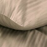Pościel satynowa 140x200 VERA jednokolorowa gładka beżowa w prążki - 3