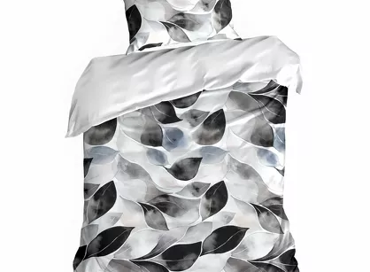 Pościel satynowa 140x200 SPRING 75 biała grafitowa z wzorem roślinnym z kolekcji Classic