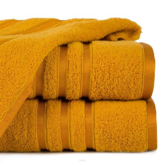 Ręcznik bawełniany 30x50 MADI musztardowy z błyszczącą bordiurą w pasy