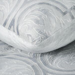 Pościel welwetowa 220x200 FLANO 5 srebrna z tłoczonym wzorem ornamentowym z kolekcji NOVA - 2