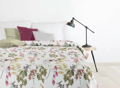 Narzuta pikowana 200x220 ROSA biała zielona z motywem kwiatów i liści Design 91