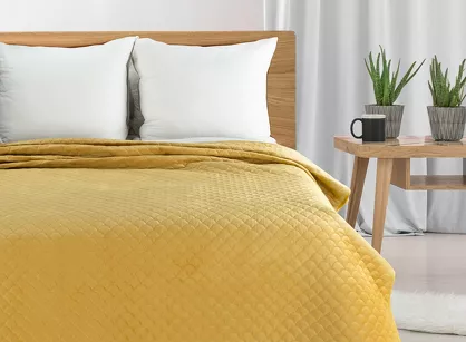 Narzuta na fotel welwetowa 70x160 ARIEL musztardowa pikowana w motyw łuski