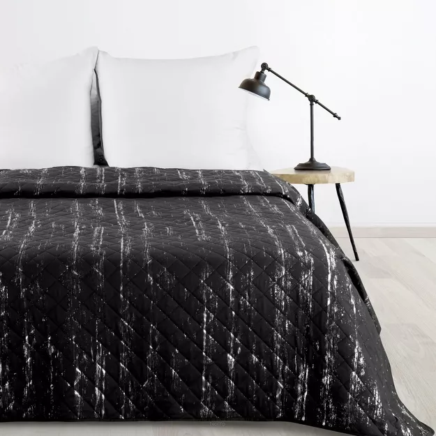 Narzuta z mikrofibry 200x220 BLINK 1 czarna pikowana ze srebrnym przecieranym wzorem Design 91