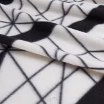 Koc polarowy 150x200 GEO 1 kremowy z czarnym wzorem geometrycznym - 8