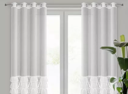 Firana na przelotkach 140x250 DANI 1 biała z etaminy zdobiona w dolnej części falbanami