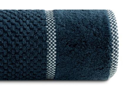 Ręcznik bawełniany 70x140 CALEB granatowy o delikatnym wzorze krateczki i kontrastową bordiurą