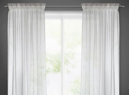 Firana na taśmie 140x270 RAJA srebrna z błyszczącą nicią i falbanami