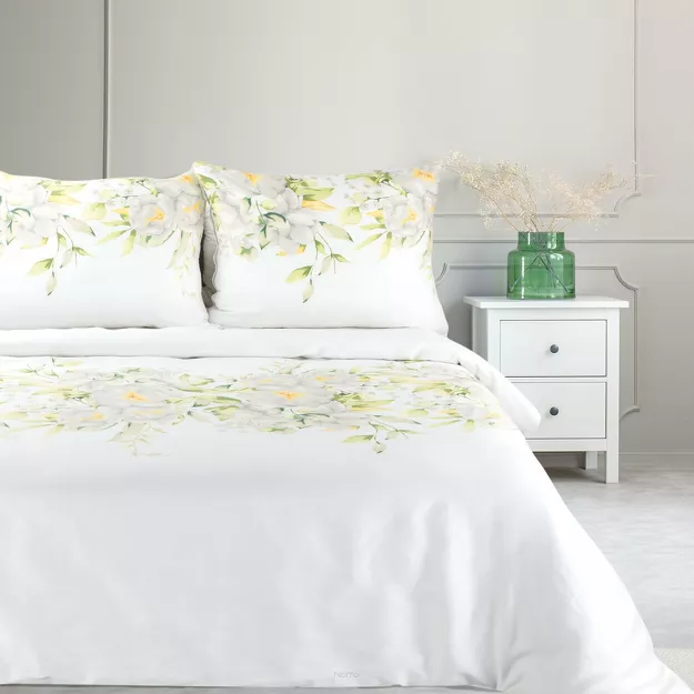 Pościel satynowa 220x200 SPRING 22 biała z wzorem roślinnym z kolekcji Classic