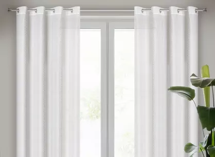 Firana na przelotkach 140x250 SIBEL biała z szampańskim nadrukiem drobnych rombów