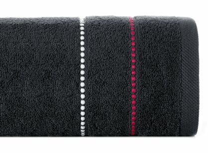 Ręcznik 70x140 SUZI czarny z kontrastującą stebnowaną bordiurą w delikatne paseczki 500 g/m2