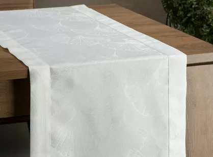 Bieżnik plamoodporny 40x180 DORIS naturalny z wzorem roślinnym miłorzębu japońskiego