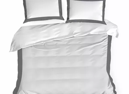 Pościel satyna bawełniana 160x200 LAURA biała zdobiona ozdobną stalową kantą z kolekcji Nova Style