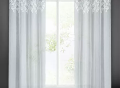 Firana gotowa na przelotkach 140x250 ANET biała z etaminy z ozdobnym pasem liści