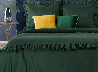 Pościel z makosatyny 160x200 VENUS 1E zielona jednokolorowa z falbanką Premium