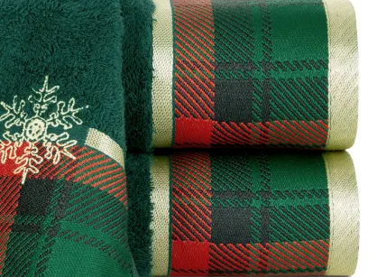 Ręcznik świąteczny 50x90 STAR 1A zielony z bordiurą w kratkę i wyhaftowaną gwiazdką złotą
