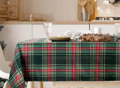 Obrus świąteczny 145x300 AURORA zielony czerwony bawełniany w kratkę