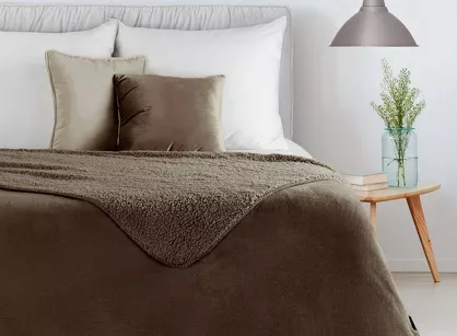 Koc jednokolorowy 150x200 TEDY ciemny brąz imitujący buklę