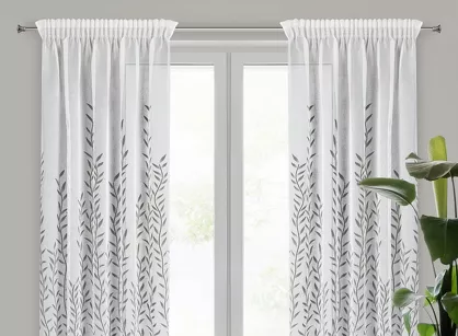 Zasłona na taśmie 140x270 GLORI biała z etaminy z delikatnymi stalowymi listkami