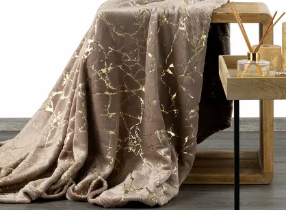 Koc 150x200 GLAMO beżowy ze złotym wzorem marmurkowym z kolekcji Design 91 