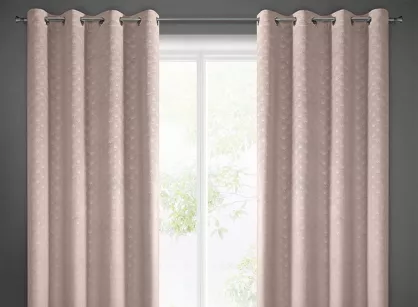 Zasłona na przelotkach 140x250 JULIA welwetowa pudrowa jednokolorowa z wytłaczanym wzorem w wachlarze