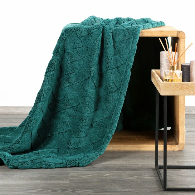 Koc 170x210 CARO ciemna zieleń puszysty typu flano z wytłaczanym wzorem Design 91