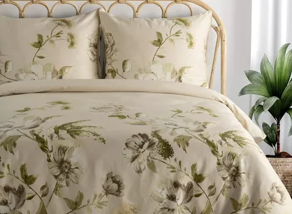 Pościel satynowa 140x200 SPRING 38 beżowa z wzorem subtelnych kwiatów z kolekcji Classic